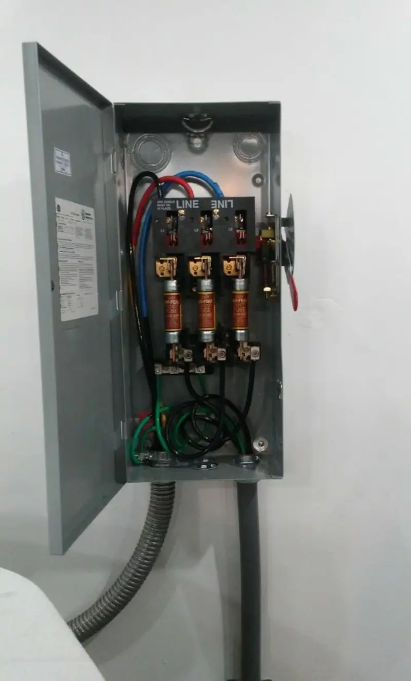 Three-phase disconnect switch installed for Smoke Detector Installation in Live Oak